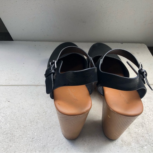 Universal Thread Women’s Black Leather Block Wooden Heal Sandals Size 11 - Picture 7 of 11